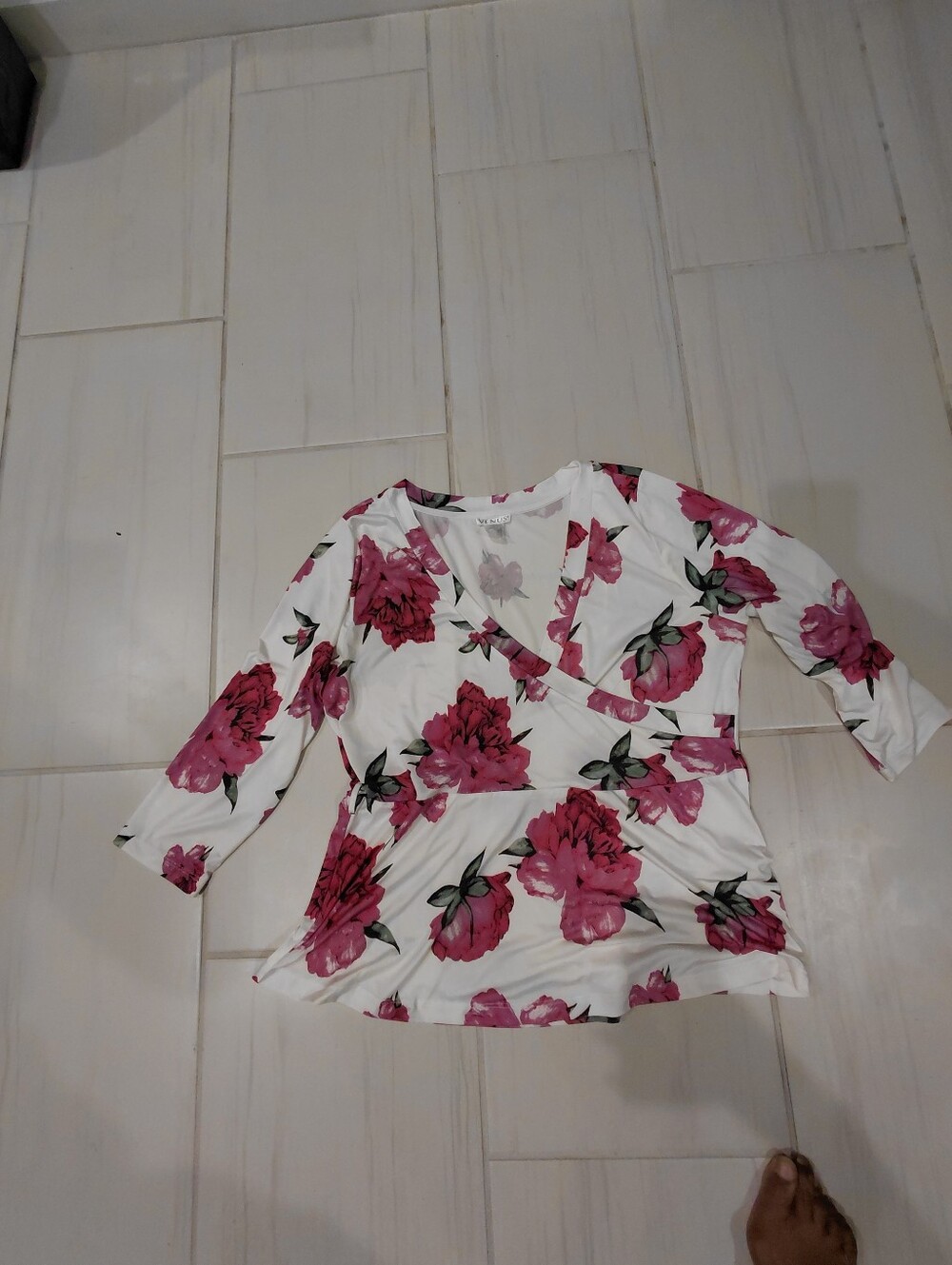 VENUS White Wrap-Style Top with Pink Floral Print